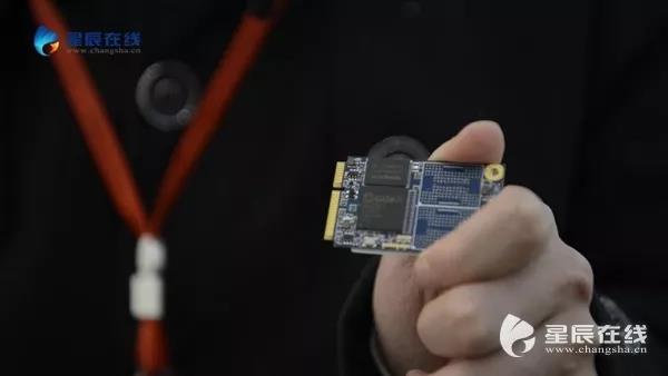 在线精品亚洲一区二区绿巨人