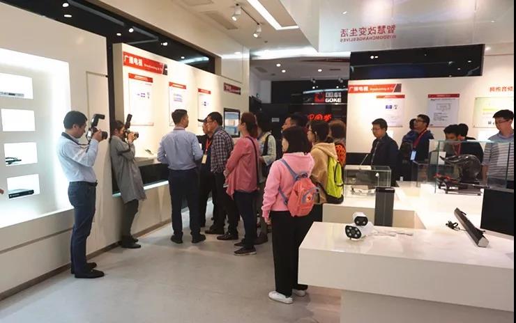 在线精品亚洲一区二区绿巨人