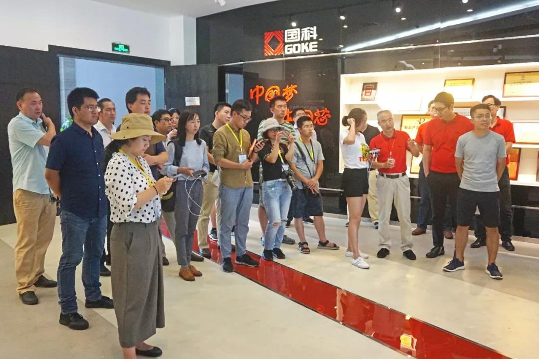 在线精品亚洲一区二区绿巨人