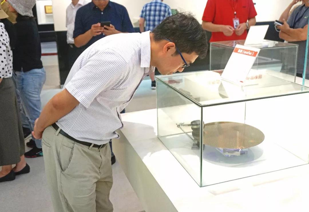 在线精品亚洲一区二区绿巨人