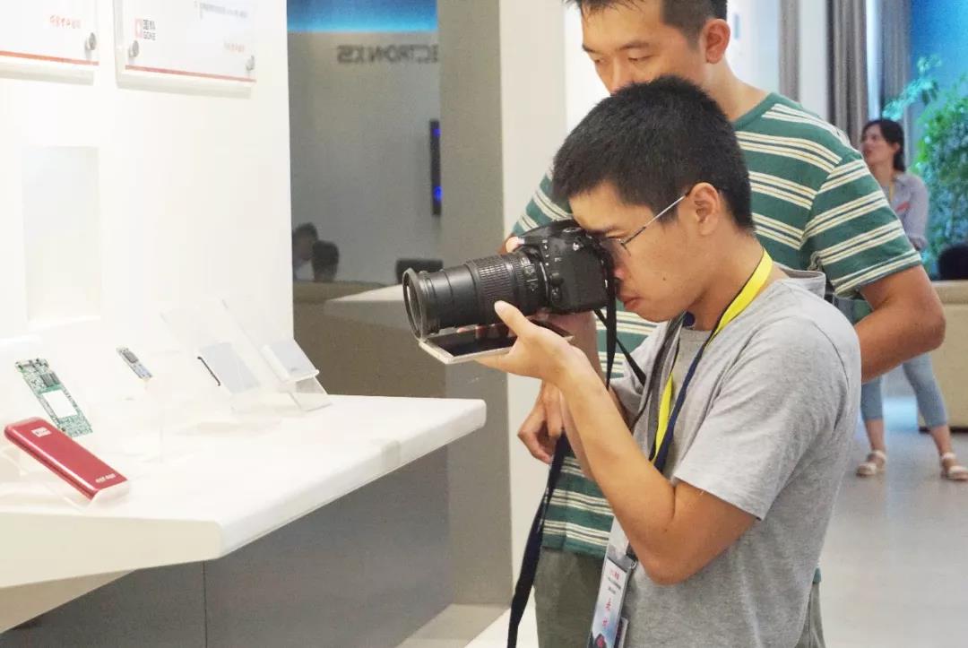 在线精品亚洲一区二区绿巨人