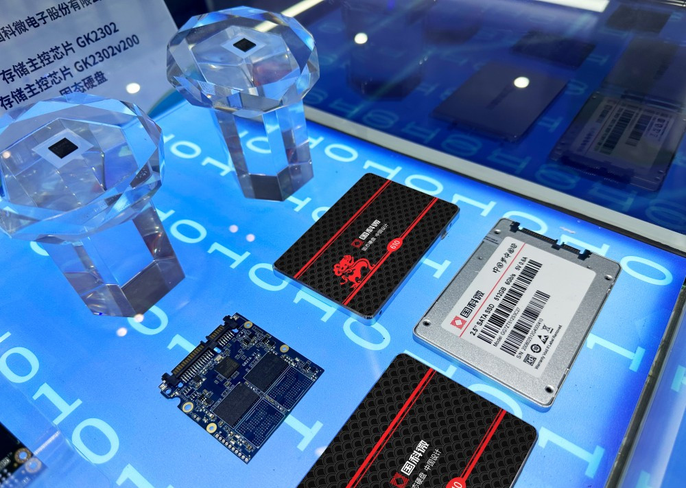 在线精品亚洲一区二区绿巨人