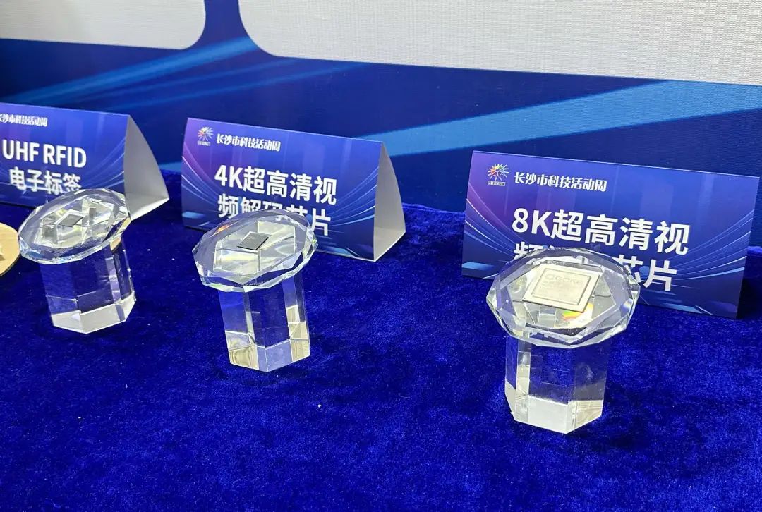 在线精品亚洲一区二区绿巨人