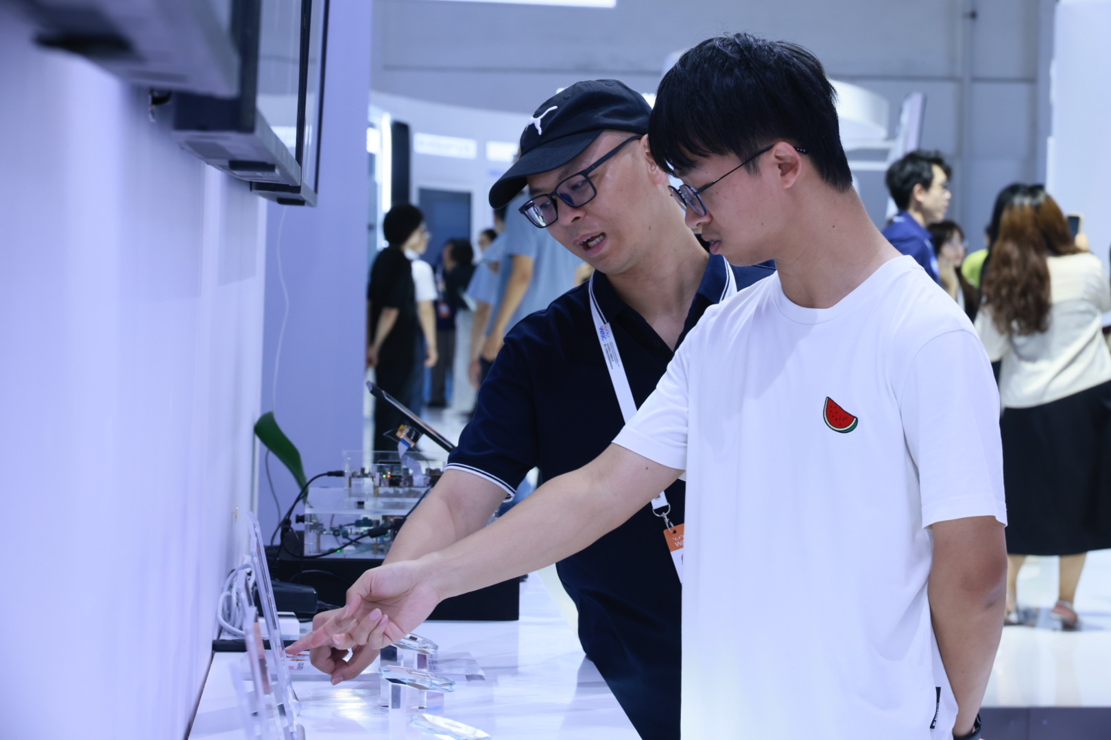 在线精品亚洲一区二区绿巨人