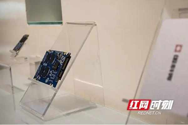 在线精品亚洲一区二区绿巨人